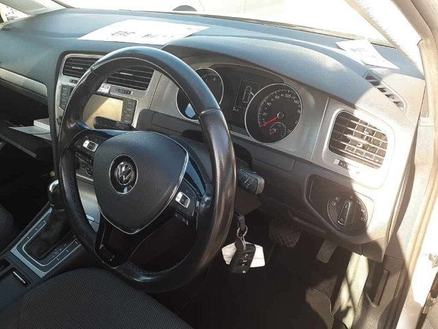 VOLKSWAGEN GOLF 2015