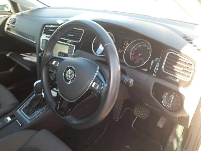 VOLKSWAGEN GOLF 2017
