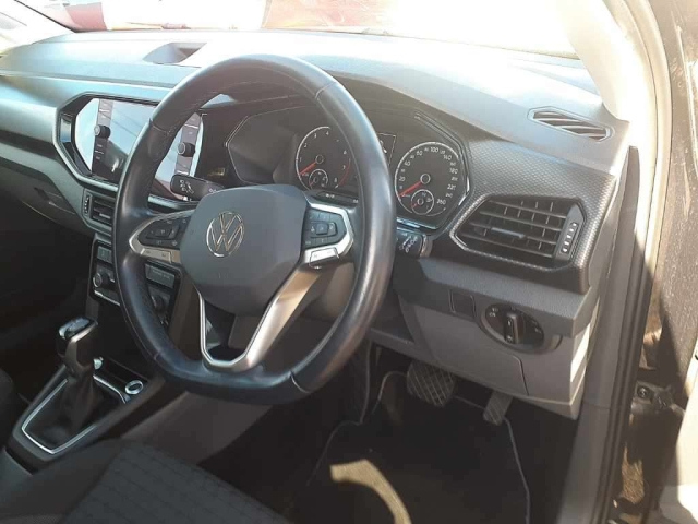 VOLKSWAGEN T-CROSS 2021