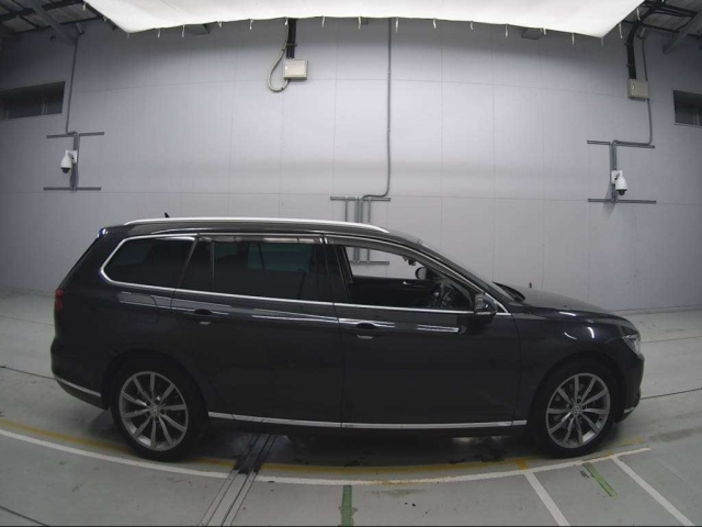 VOLKSWAGEN PASSAT VARIANT 2018