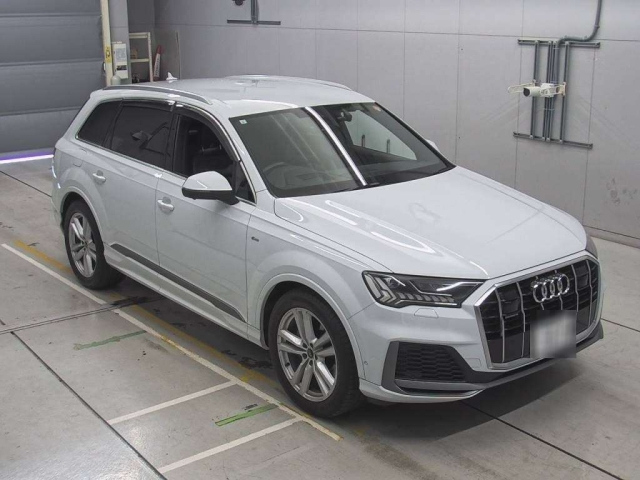 AUDI Q7 2023