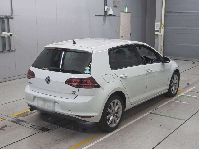 VOLKSWAGEN GOLF 2016