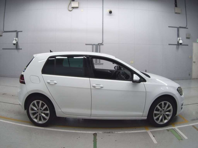 VOLKSWAGEN GOLF 2016
