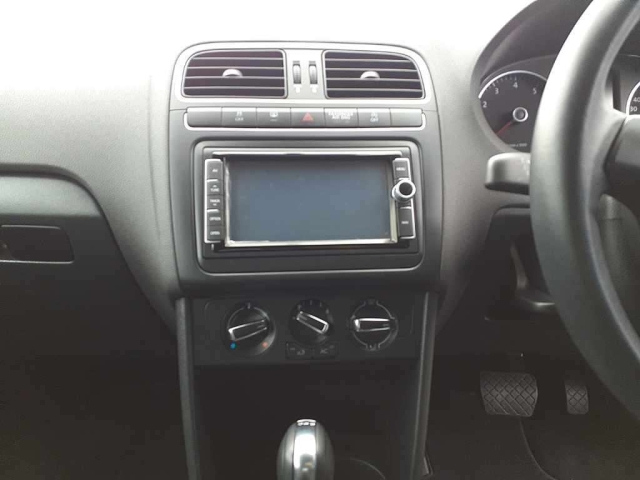 VOLKSWAGEN POLO 2014