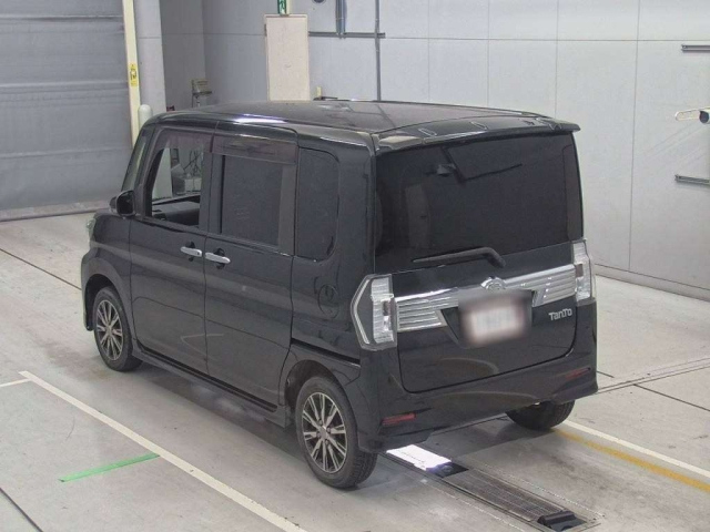 DAIHATSU TANTO 2018