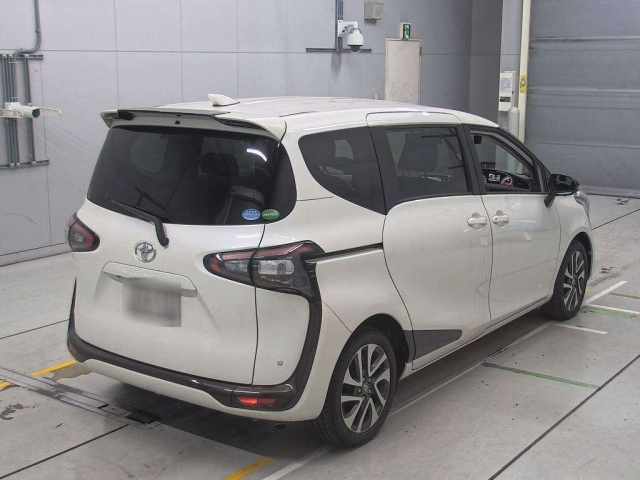 TOYOTA SIENTA 2017
