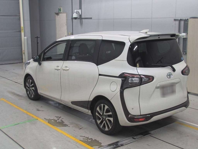 TOYOTA SIENTA 2017