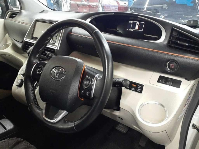 TOYOTA SIENTA 2017
