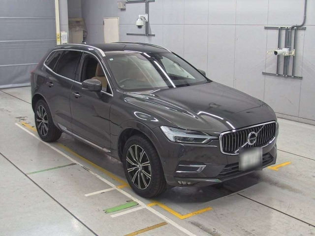 VOLVO XC60 2018