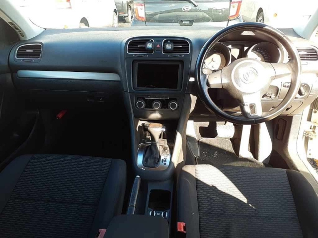 VOLKSWAGEN GOLF VARIANT 2010