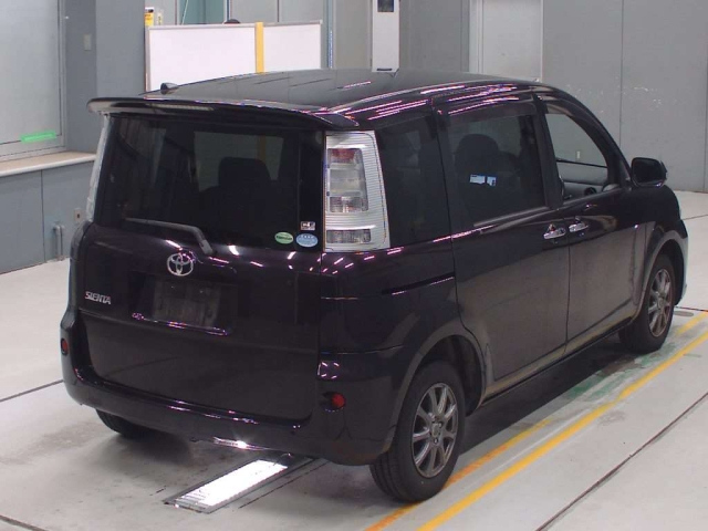 TOYOTA SIENTA 2013