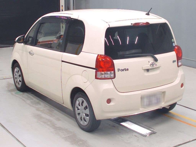TOYOTA PORTE 2014