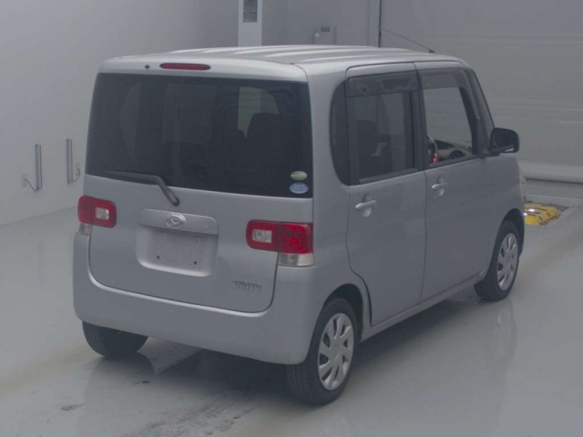 DAIHATSU TANTO 2011