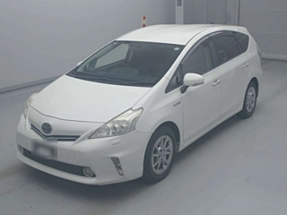 TOYOTA PRIUS ALPHA 2013