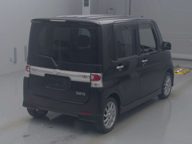 DAIHATSU TANTO 2008