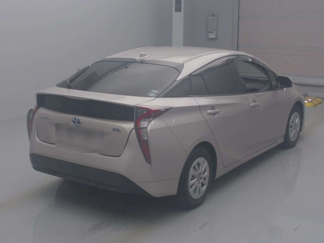TOYOTA PRIUS 2017