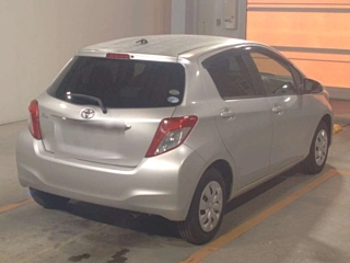 TOYOTA VITZ 2012