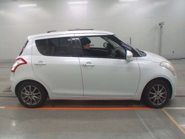 SUZUKI SWIFT 2011