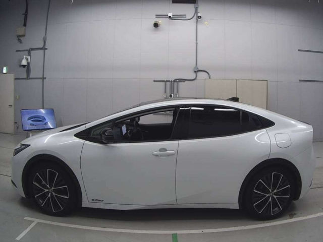 TOYOTA PRIUS 2023