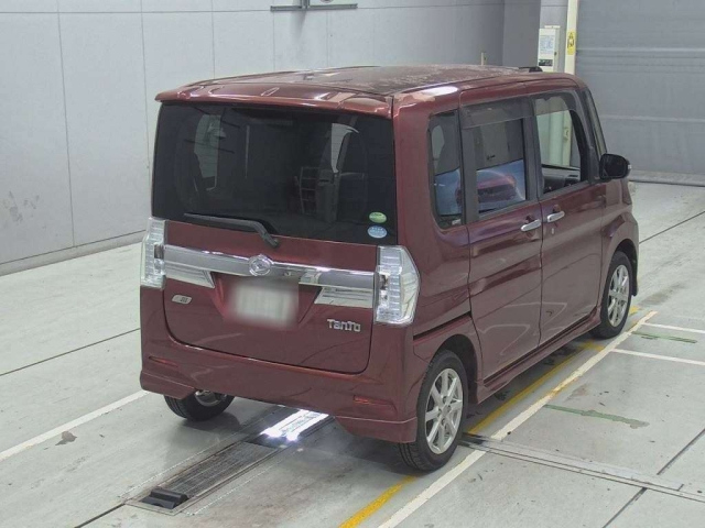 DAIHATSU TANTO 2015