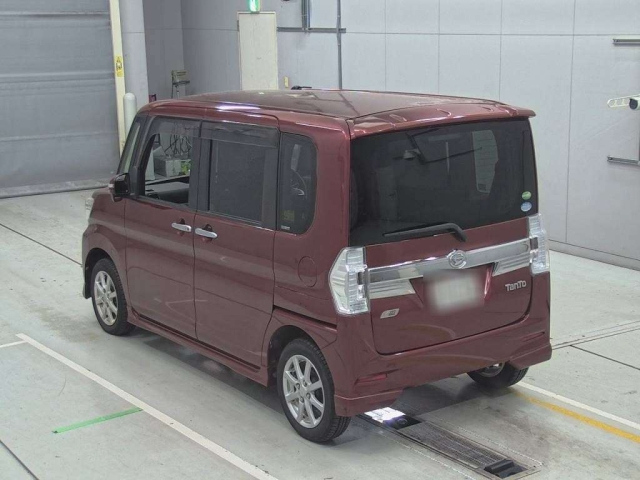 DAIHATSU TANTO 2015