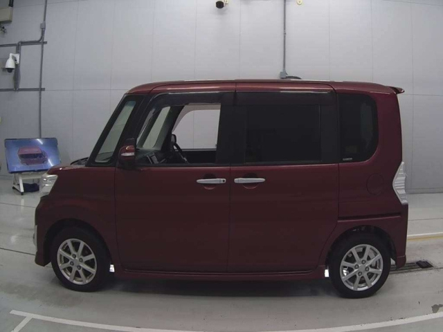 DAIHATSU TANTO 2015