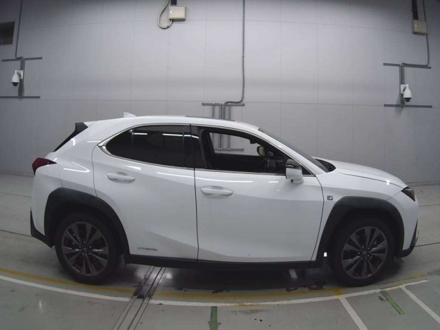 LEXUS UX 2021