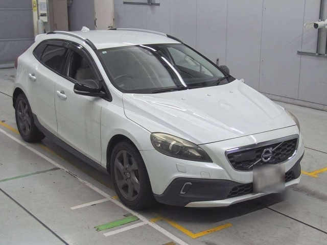VOLVO V40 2014