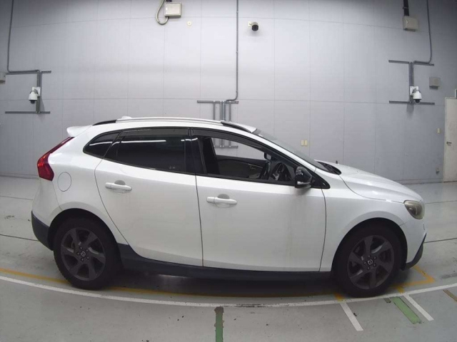 VOLVO V40 2014