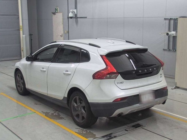 VOLVO V40 2014