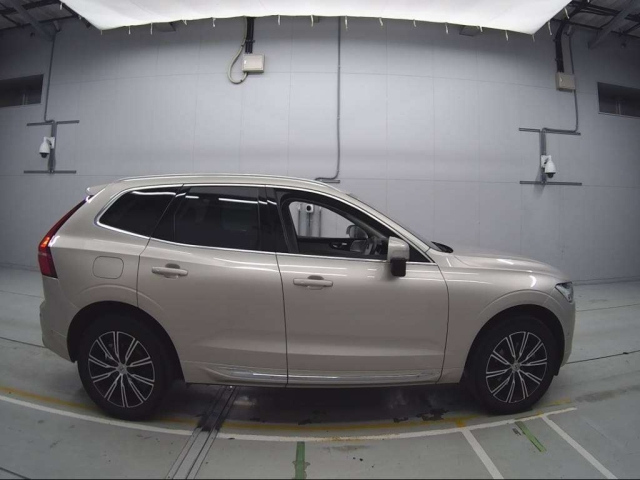 VOLVO XC60 2019