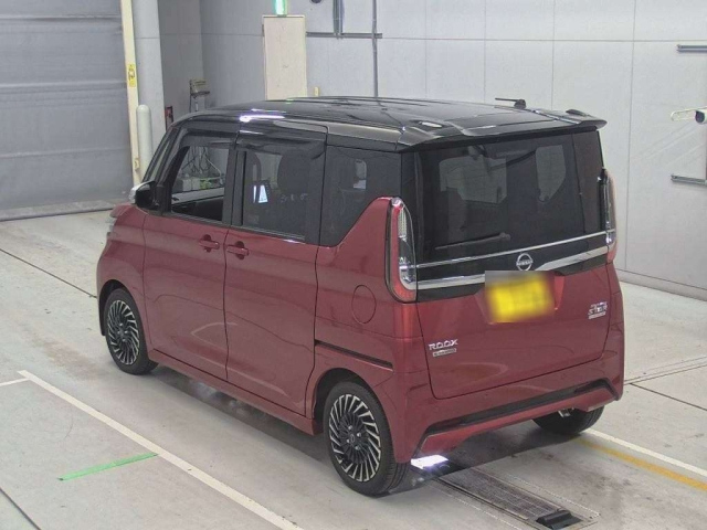 NISSAN ROOX 2024