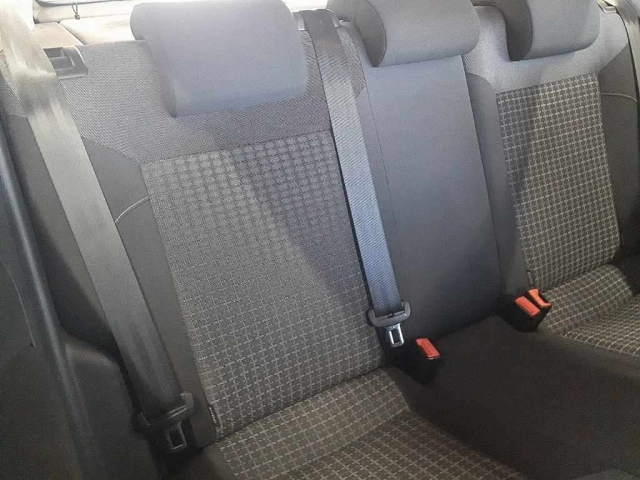 VOLKSWAGEN POLO 2015