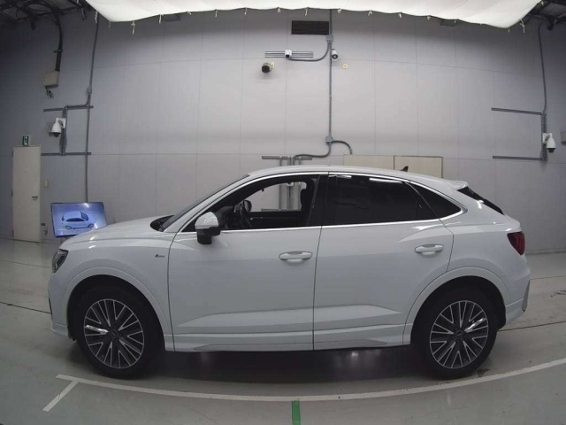 AUDI Q3 2023