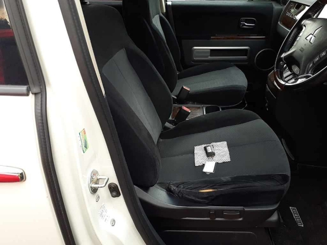 MITSUBISHI DELICA D5 2009