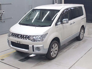 MITSUBISHI DELICA D5 2009