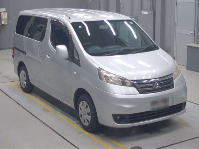 MITSUBISHI DELICA D3 2012