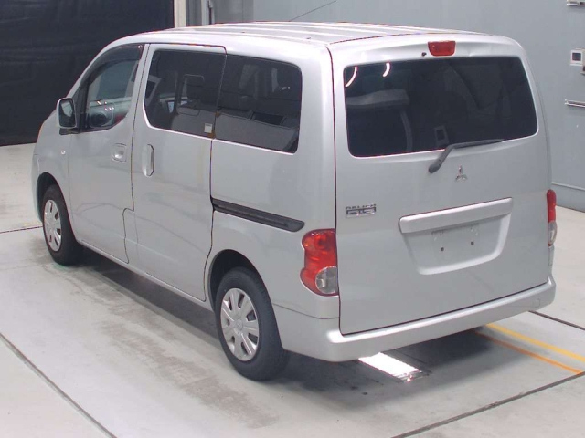 MITSUBISHI DELICA D3 2012