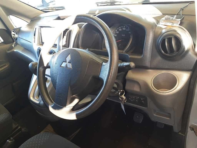 MITSUBISHI DELICA D3 2012