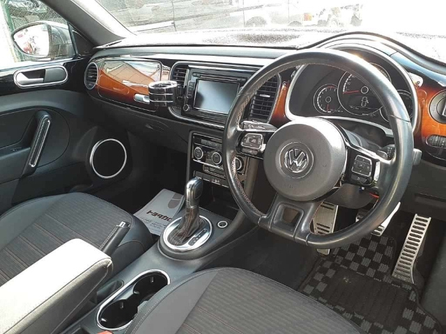 VOLKSWAGEN THE BEETLE 2013