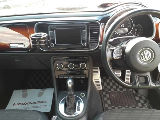 VOLKSWAGEN THE BEETLE 2013