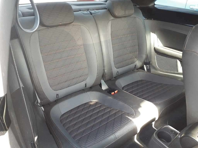 VOLKSWAGEN THE BEETLE 2013