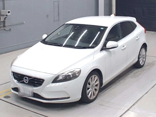 VOLVO V40 2015