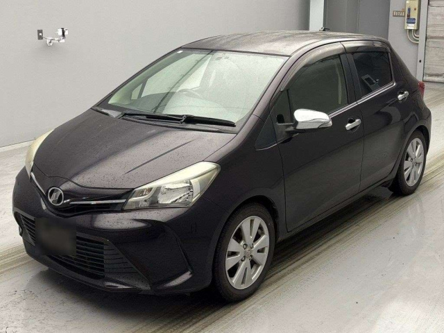 TOYOTA VITZ 2014