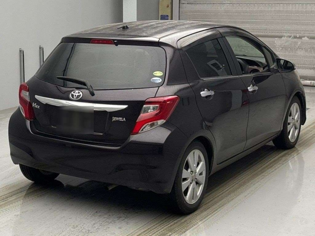 TOYOTA VITZ 2014