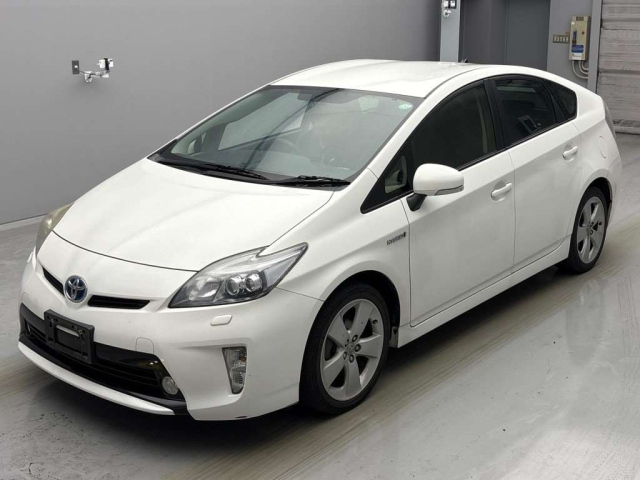 TOYOTA PRIUS 2013