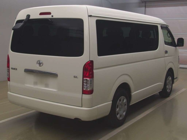 TOYOTA HIACE 2020