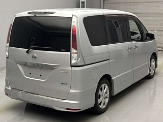 NISSAN SERENA 2011