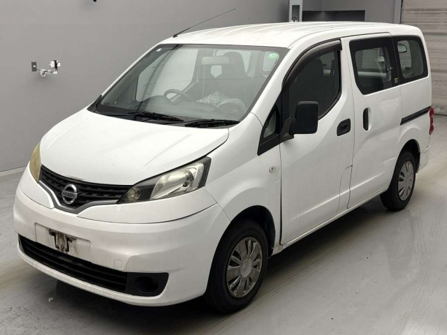 NISSAN NV200 2015