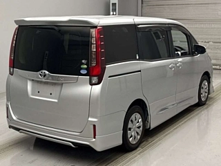 TOYOTA NOAH 2016